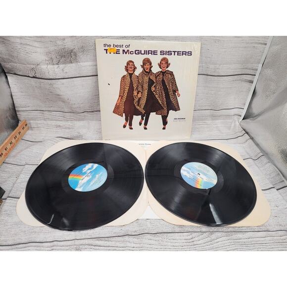 The Best Of The McGuire Sisters [vinyl - 2 x 12"] 1965 VG+/VG+ - Picture 1 of 6